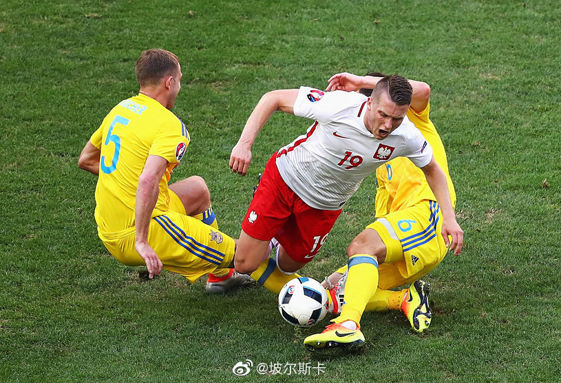 波兰队力挫乌克兰，提升了晋级机会