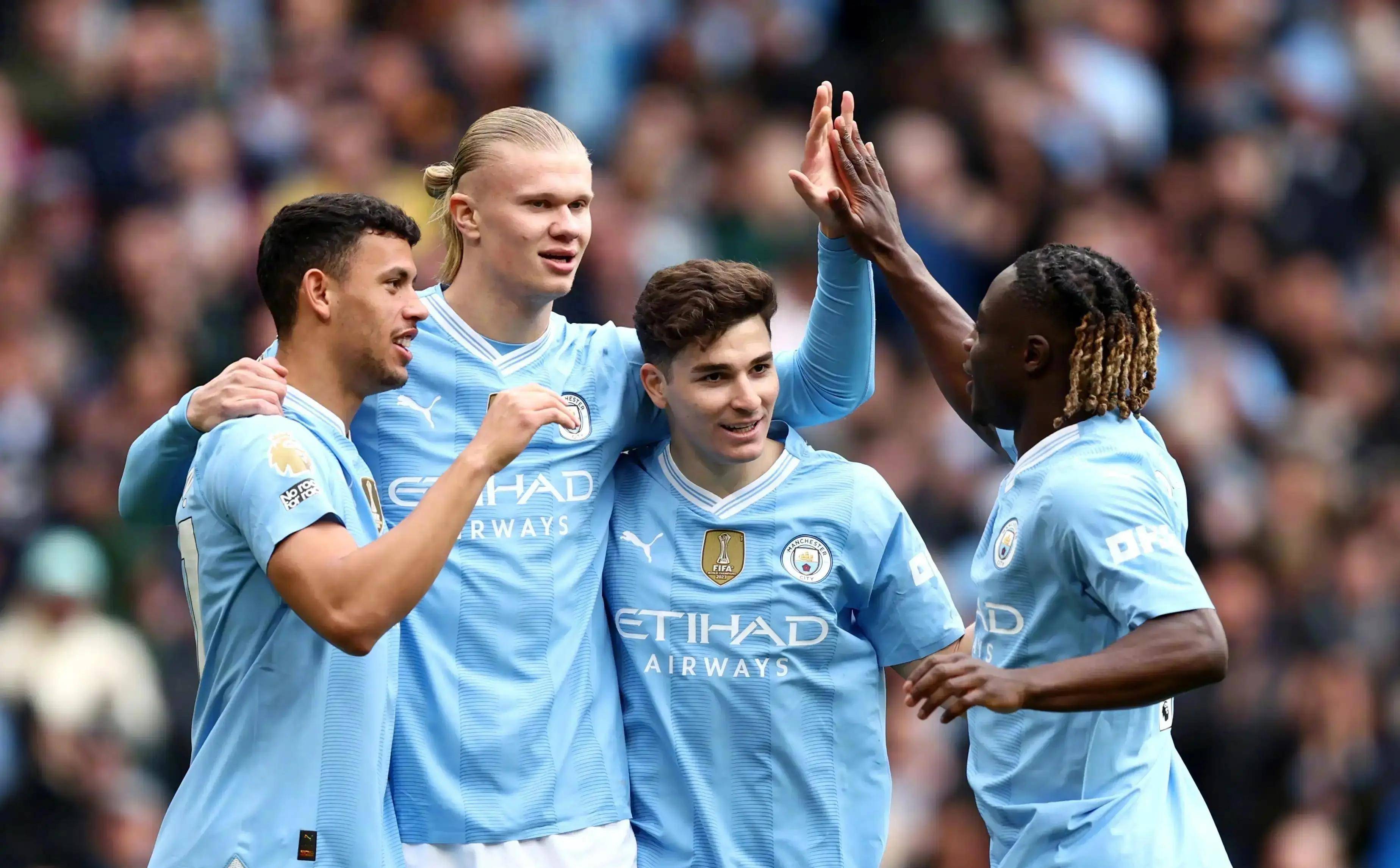 曼城主场再次取胜,保持领跑位置 曼城主场再次取胜,保持领跑位置