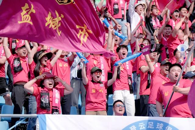 国内足球联赛再次成为关注焦点