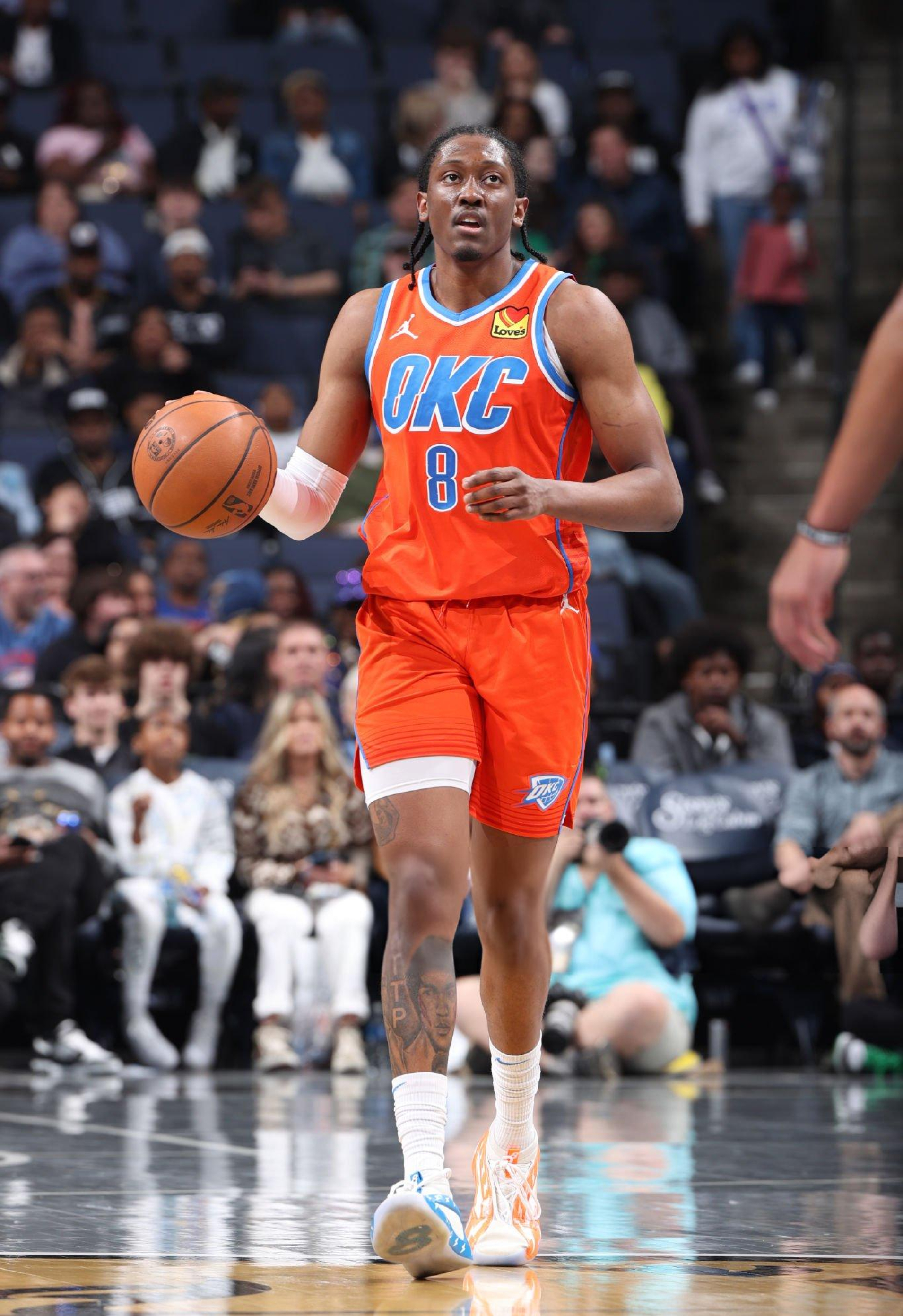 雷霆队员晒出训练照片备战下赛季 雷霆队员晒出训练照片备战下赛季